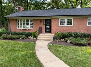 2862 Hideaway Rd, Fairfax, VA 22031