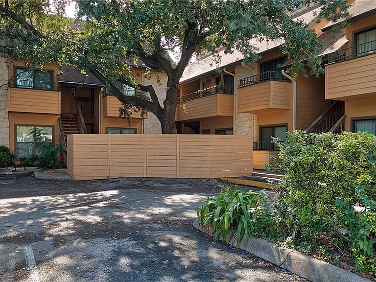 2714 Nueces St #203 — Photo 6