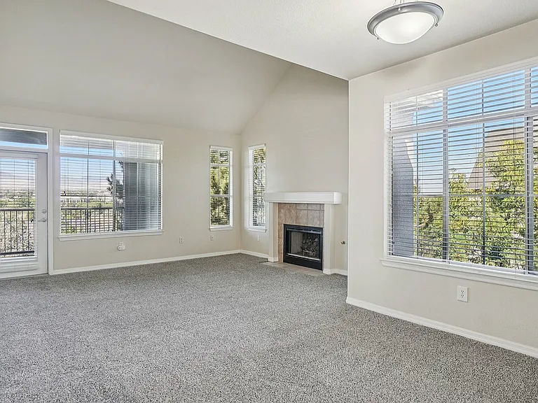 Third Floor Essex Dining/Living Room