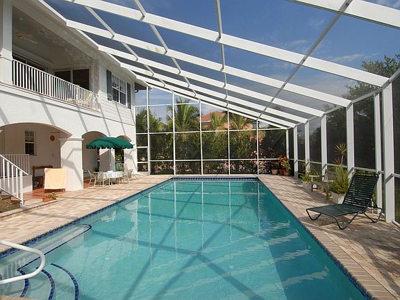 18x40 pool with automatic cover and heater