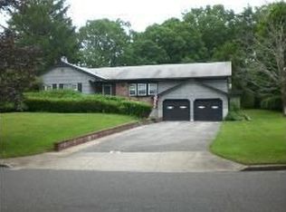 5 Village Dr W, Dix Hills, NY 11746