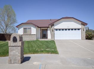 5357 Manor Brier Ct, Pueblo, CO 81005