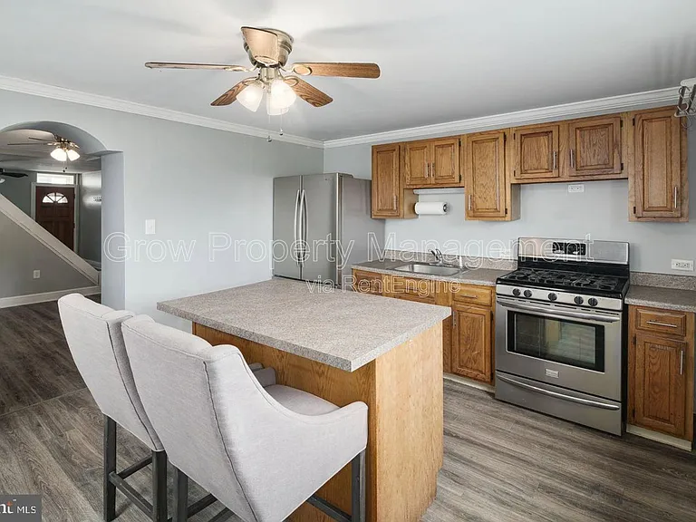 4714 Fowler St — Photo 1
