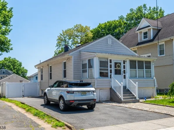 25 Baldwin Pl, Bloomfield Twp., NJ 07003