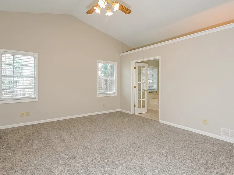 750 Paris Dr — Photo 10