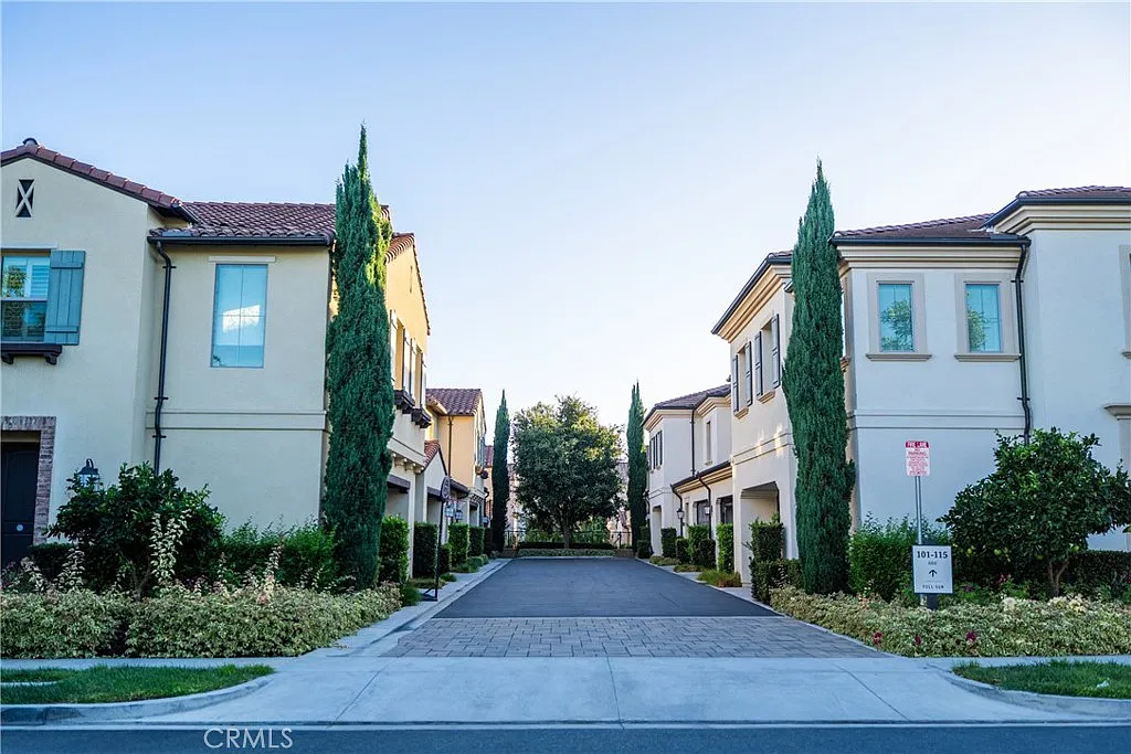 3 bed, 2.5 bath, 1849 sqft, $5,000 — Photo 3