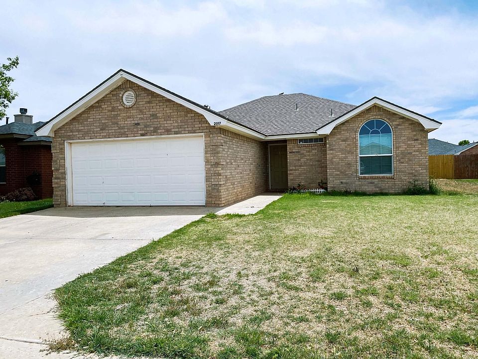 Front on home. 2 Car Garage.