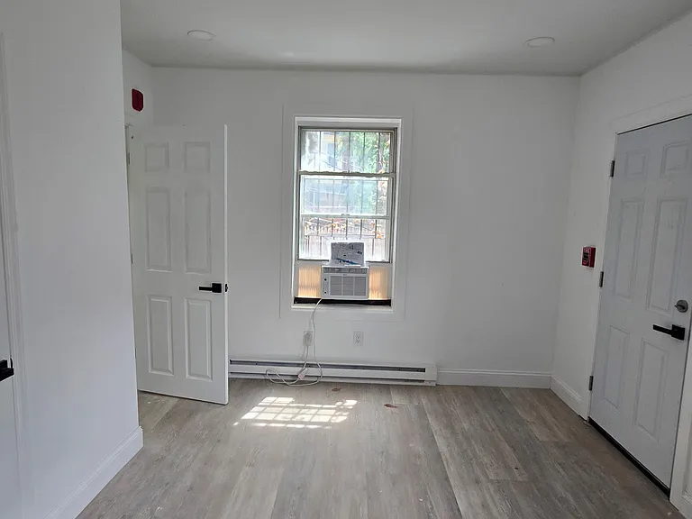 4514 Osage Ave #1R — Photo 4