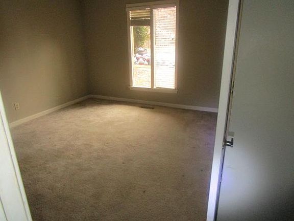 3rd image of 2353 Syon Dr