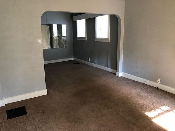 4th image of 611 S 12th St