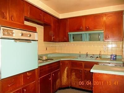 3rd image of 5086 Tewkesbury Dr