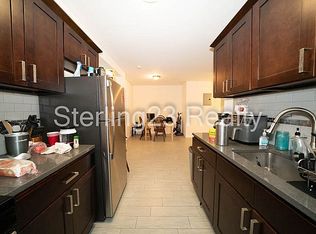 24-25 28th St #LL, Astoria, NY 11102