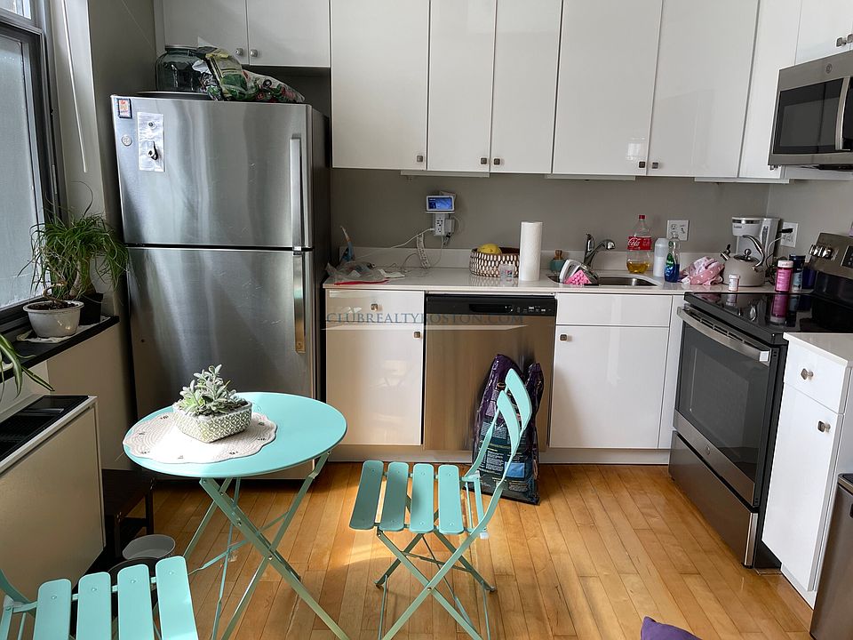 2nd image of 125 Trapelo Rd APT 22