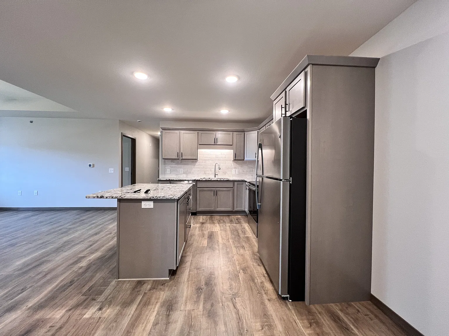 4875 Woodland Park Dr — Photo 2