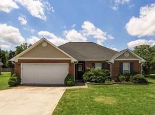 204 Harlans Cir, Huntsville, AL 35811