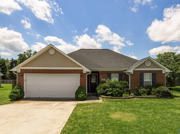 204 Harlans Cir, Huntsville, AL 35811