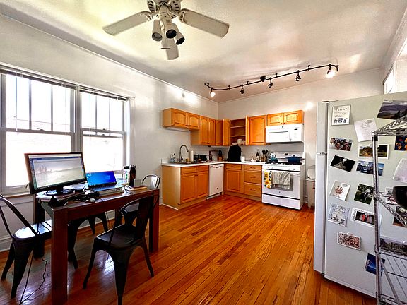 3rd image of 2611 N Dayton St APT 3