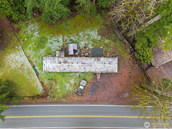 5th image of 10618 Kelly Road NE