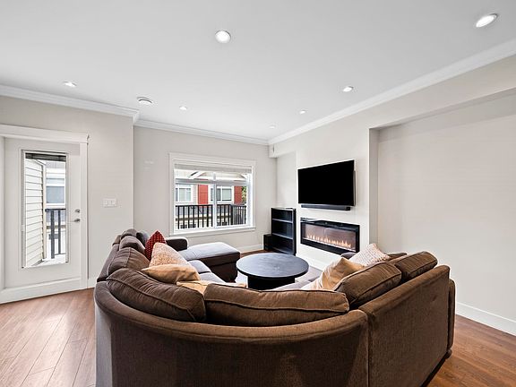 3rd image of 5180 Blundell Rd #4