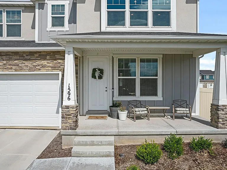 1596 N Cordoba Dr — Photo 3