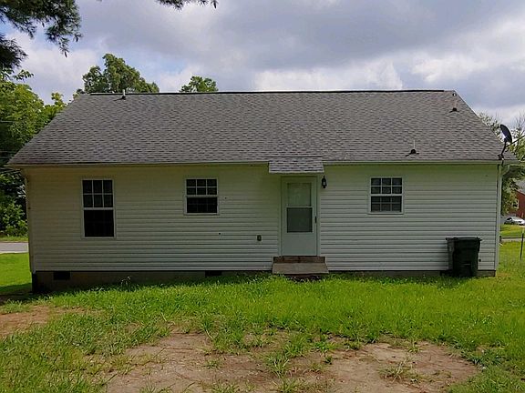 2nd image of 302 Memorial Park Dr