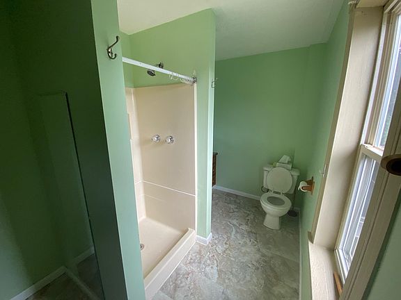 3rd image of 661 Highland Ave