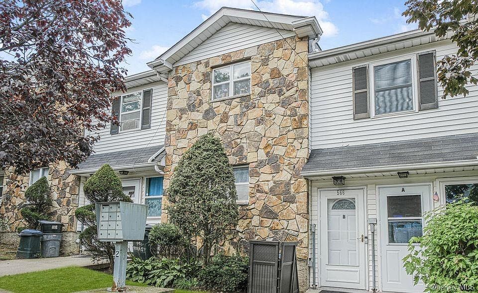 2nd image of 566 Buchanan Avenue