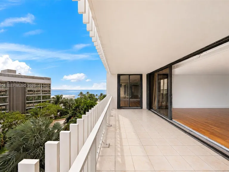 3 Grove Isle Dr #C605 — Photo 16