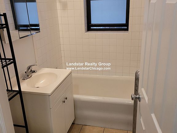 5th image of 4527 N Paulina St APT 1B