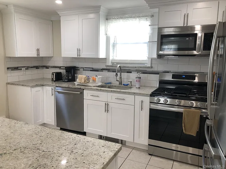 321 W Walnut St #2 — Photo 5