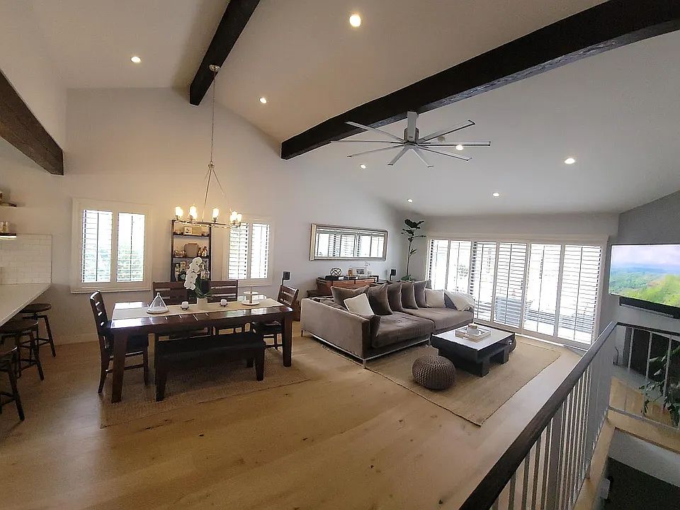 spacious grand room / living room