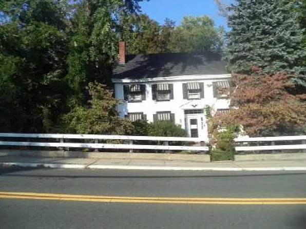 147 River Edge Ave, New Milford, NJ 07646