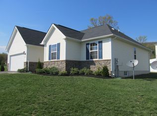6811 Appleton Dr, Fayetteville, PA