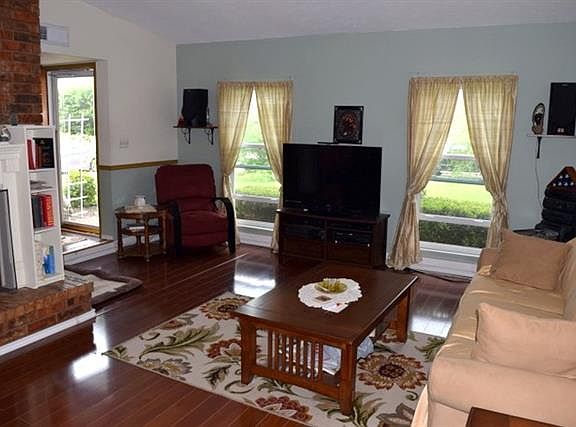 3rd image of 6413 Monahans Ct