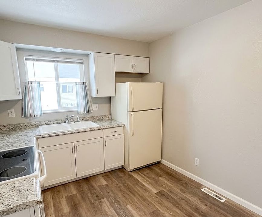 1st image of 208 W Baseline Rd Unit 1