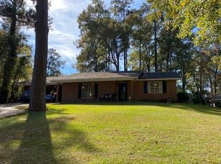 302 Live Oak Dr, Natchez, MS 39120
