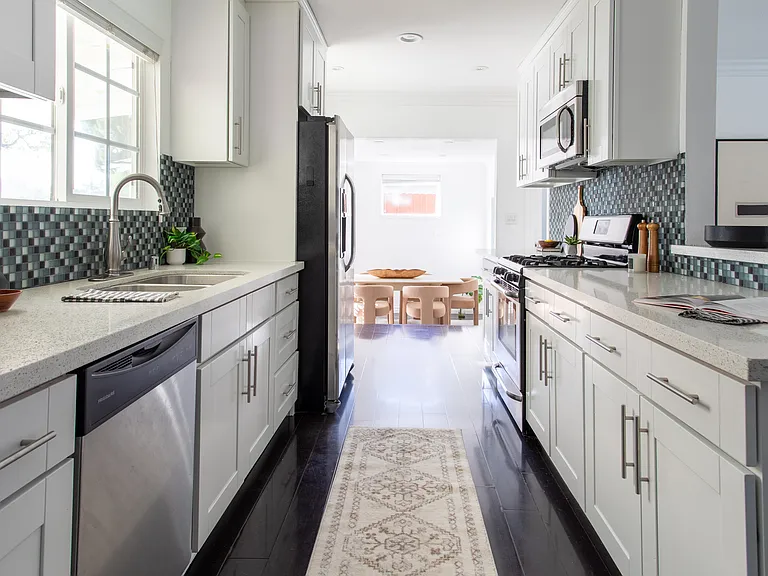 7439 Leescott Ave — Photo 13