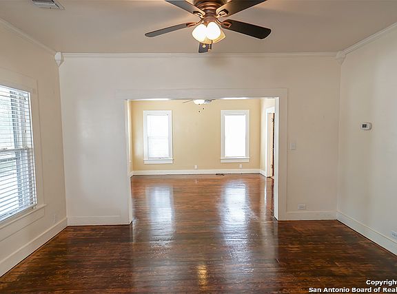 2nd image of 925 Myrta St