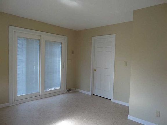 5th image of 120 E Edgewood St