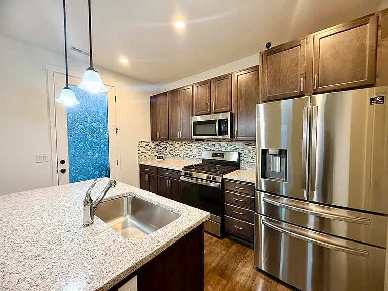 10539 S Liv Way #S — Photo 6