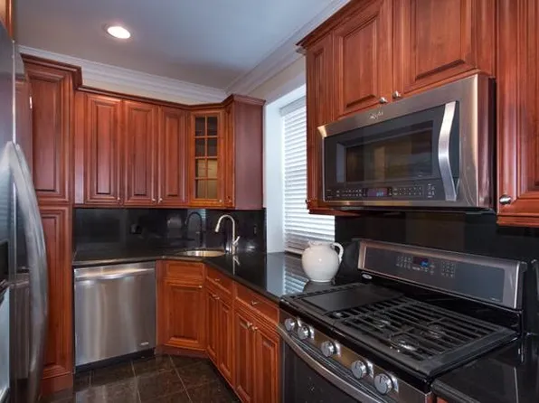 Fairfield Town Centre South At Hewlett