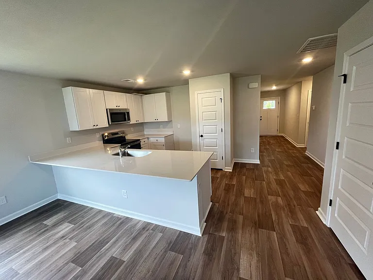 190 Birchwood Dr — Photo 4