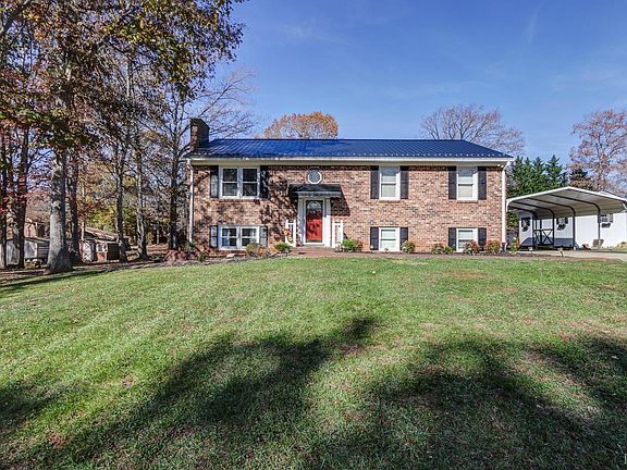 3rd image of 148 Forest Dr