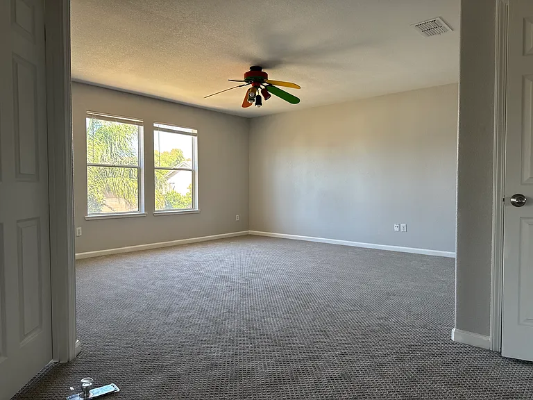 1047 Boardwalk Dr — Photo 19