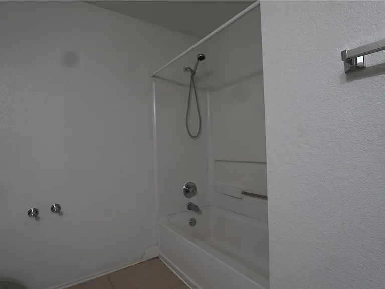 5600 War Admiral Dr — Photo 33