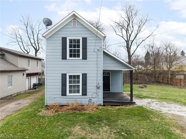 918 Raymond Ave, Barberton, OH 44203