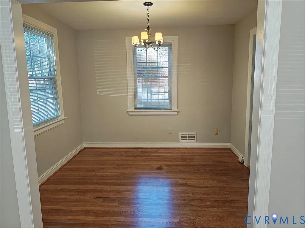 3 bed, 1.0 bath, 888 sqft, $2,200 — Photo 4