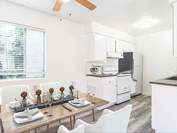 2nd image of 3961 Moore St APT 7