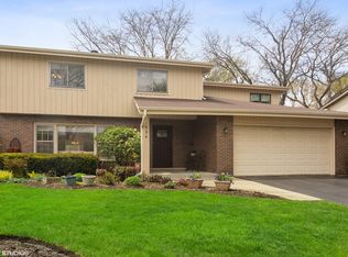 1734 Ellendale Dr, Northbrook, IL 60062
