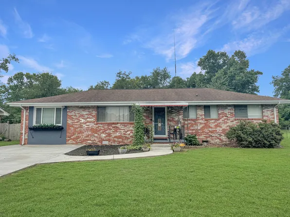 126 Greenfield Dr, Rossville, GA 30741